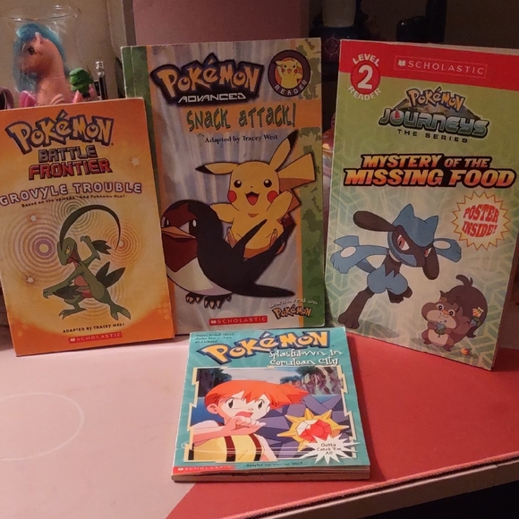 Pokemon Other - 4 Pokemon Books